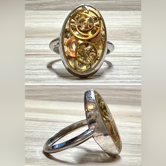 Avon Jewelry - Vintage Designer Avon Silver Steampunk Gear Statement Ring, Size 7.5